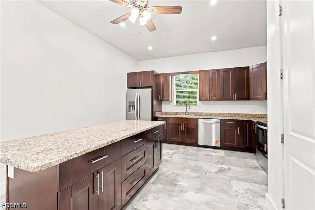 1853 Della Drive Naples FL 34117