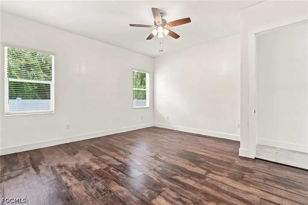 1853 Della Drive Naples FL 34117