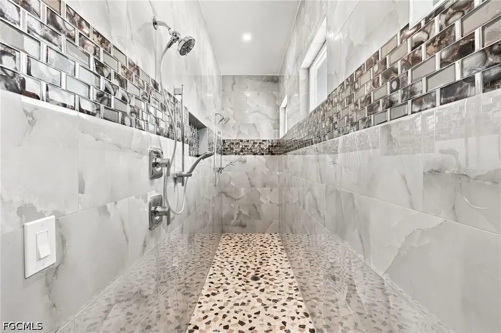 1853 Della Drive Naples FL 34117