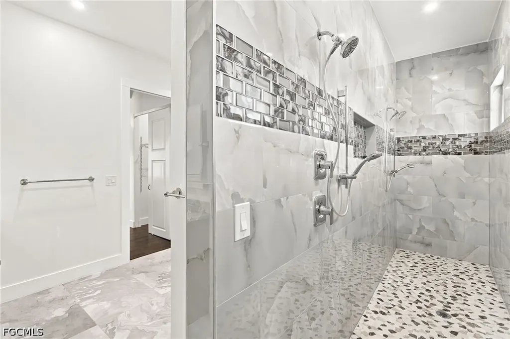 1853 Della Drive Naples FL 34117