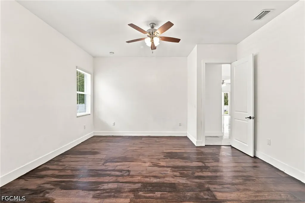 1853 Della Drive Naples FL 34117