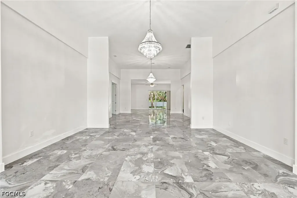 1853 Della Drive Naples FL 34117