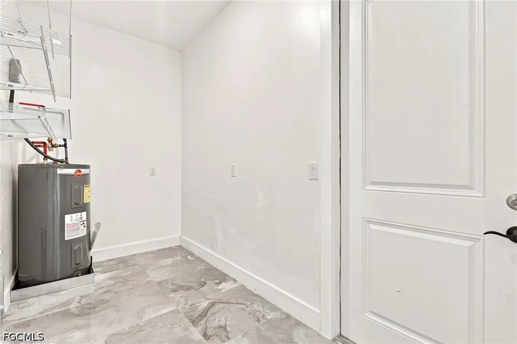 1853 Della Drive Naples FL 34117