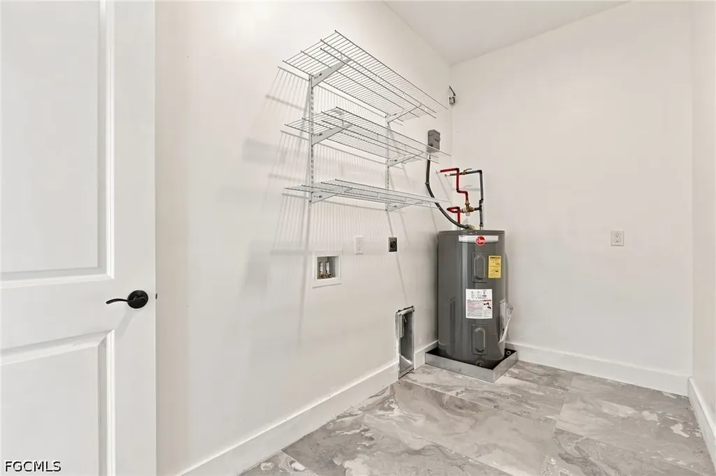 1853 Della Drive Naples FL 34117