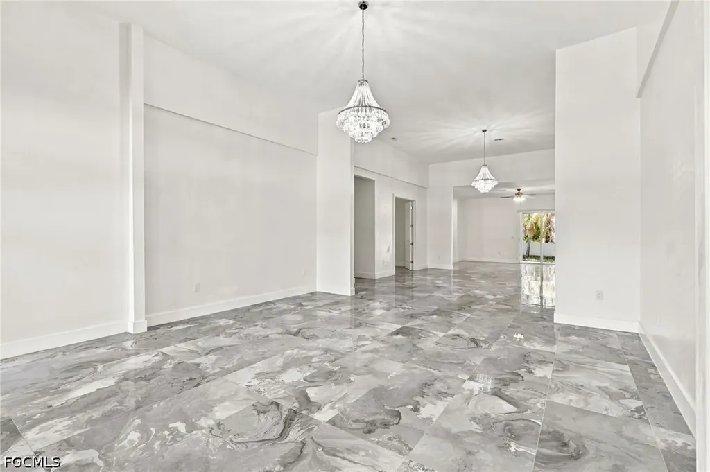 1853 Della Drive Naples FL 34117