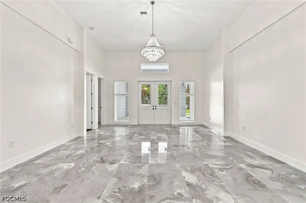 1853 Della Drive Naples FL 34117