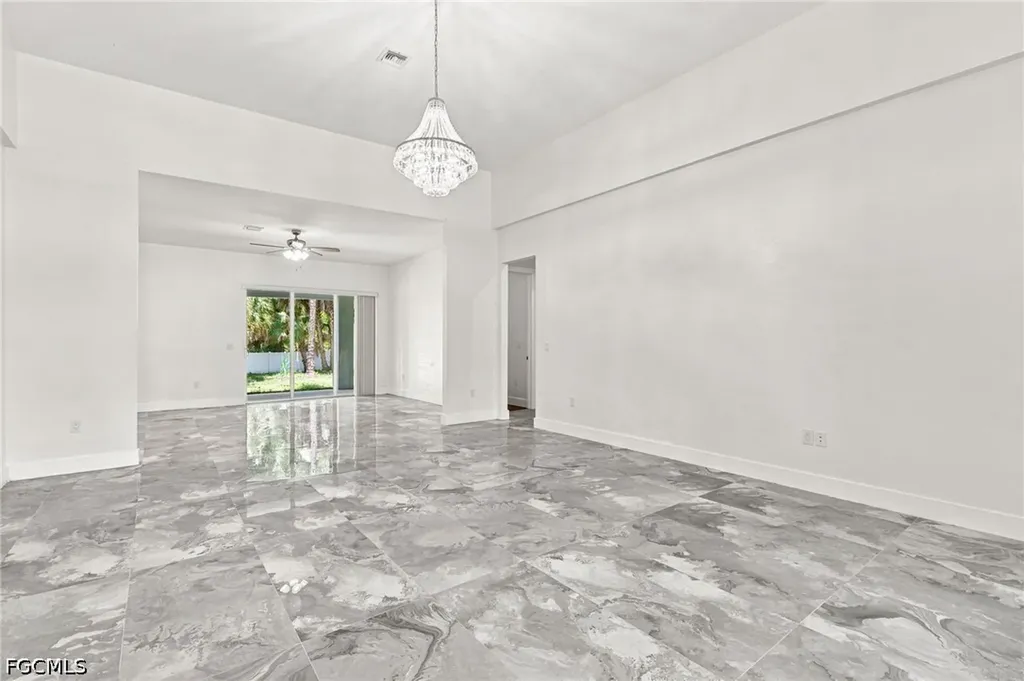 1853 Della Drive Naples FL 34117