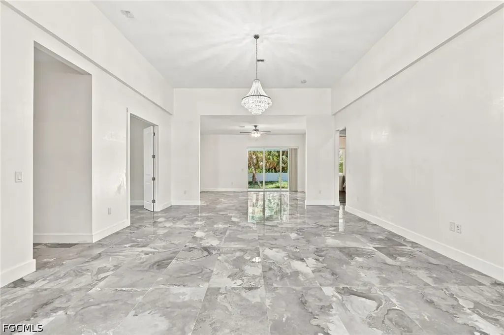 1853 Della Drive Naples FL 34117