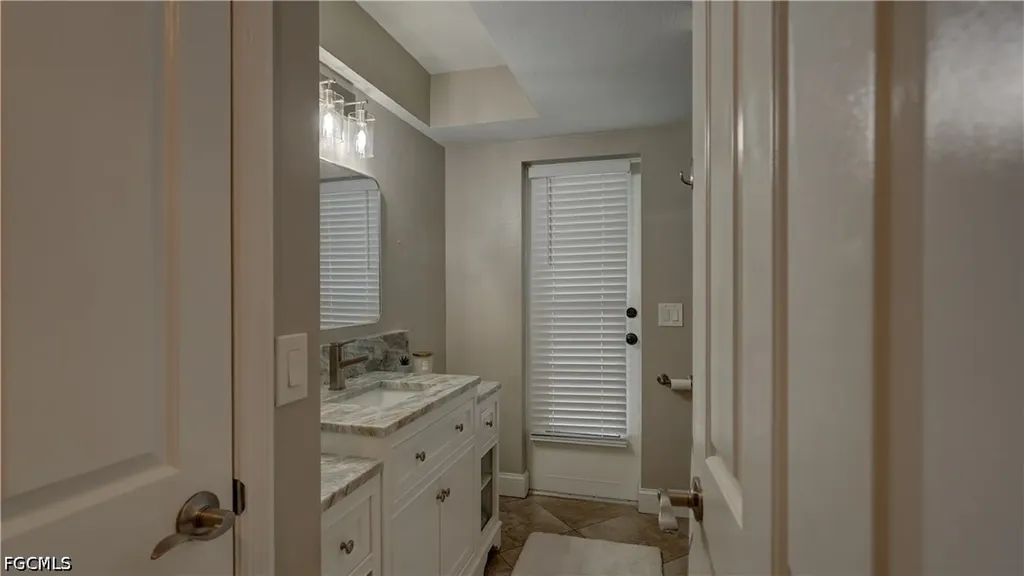 237 SE 20th Court Cape Coral FL 33990