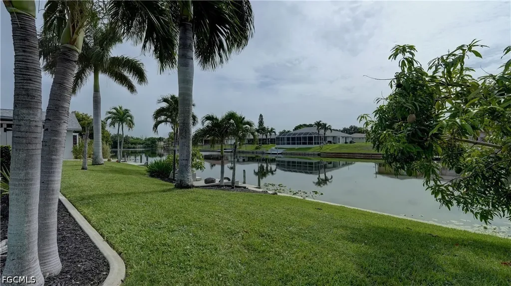 237 SE 20th Court Cape Coral FL 33990