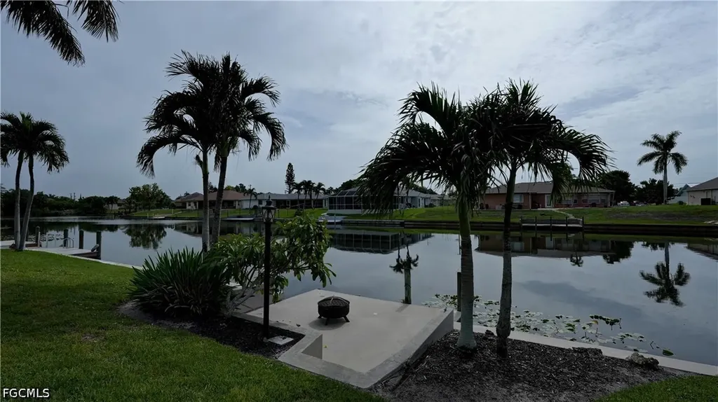 237 SE 20th Court Cape Coral FL 33990