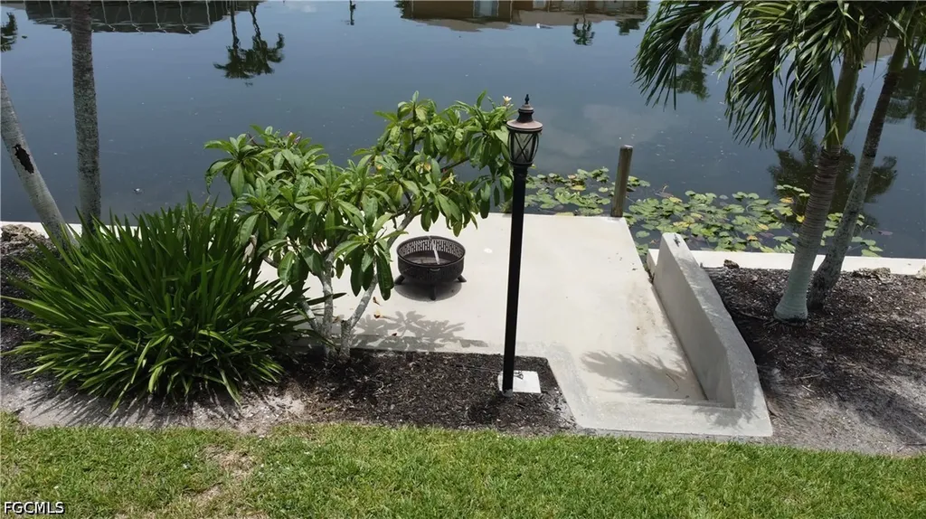 237 SE 20th Court Cape Coral FL 33990