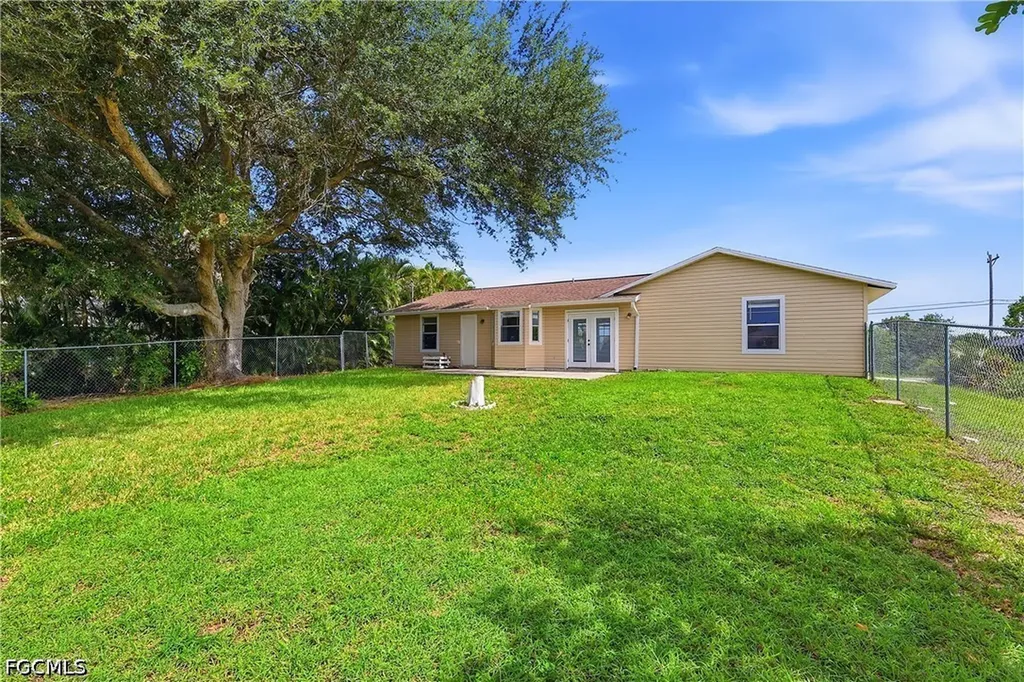 302 NW 5th Terrace Cape Coral FL 33993