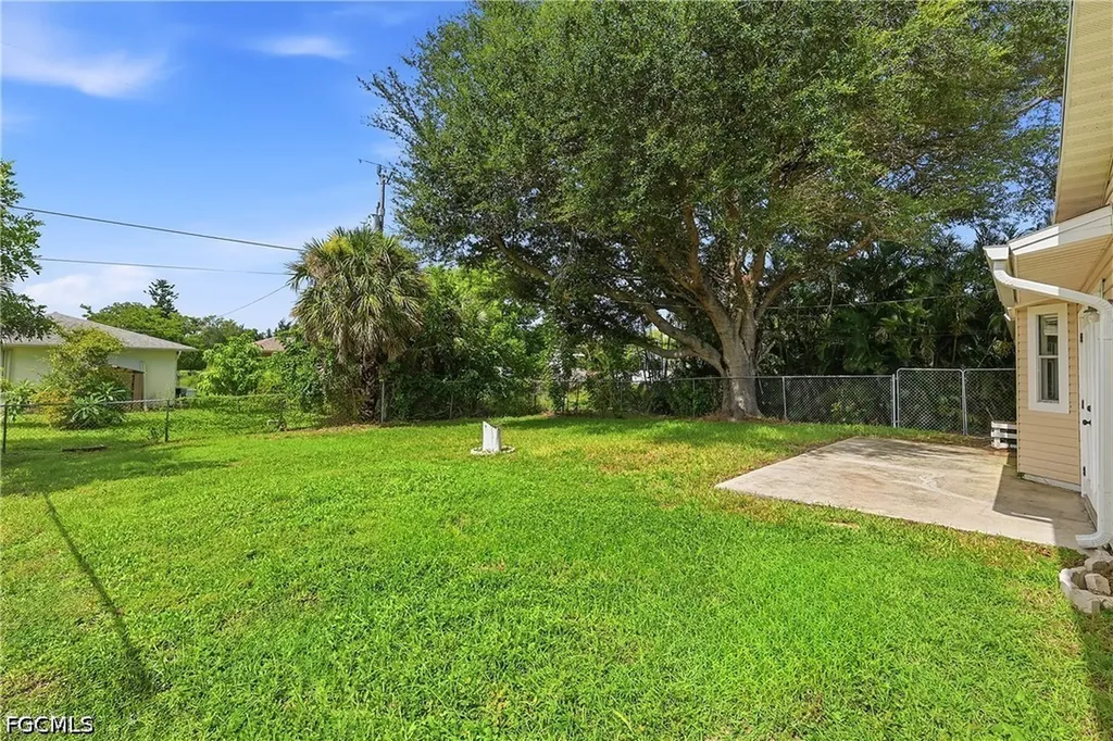302 NW 5th Terrace Cape Coral FL 33993