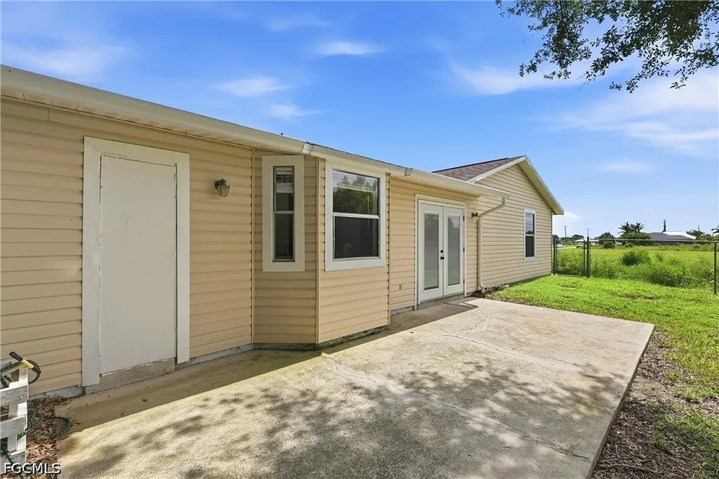 302 NW 5th Terrace Cape Coral FL 33993