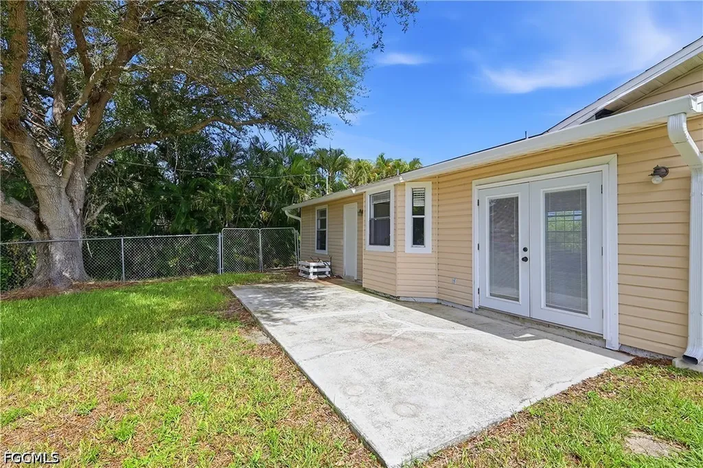 302 NW 5th Terrace Cape Coral FL 33993