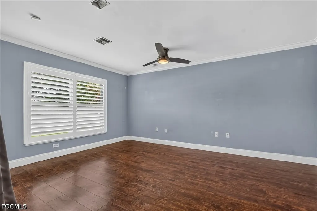 300 NW 22nd Place Cape Coral FL 33993