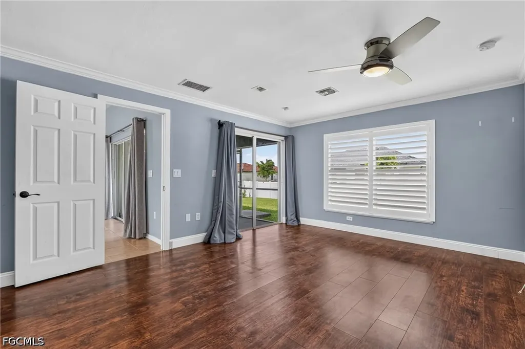 300 NW 22nd Place Cape Coral FL 33993