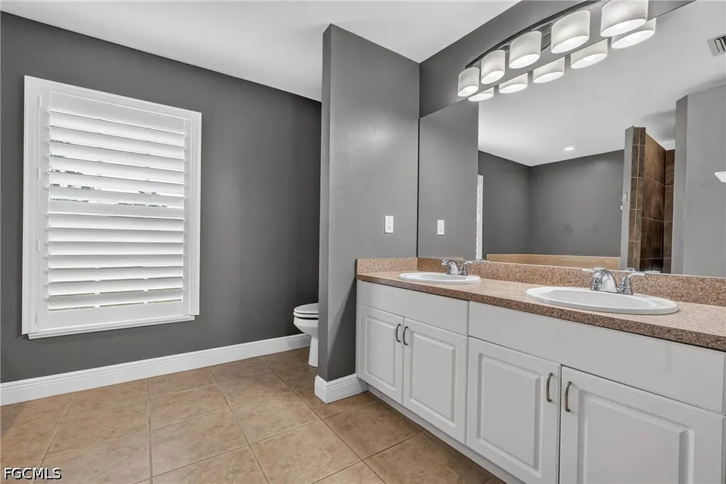 300 NW 22nd Place Cape Coral FL 33993