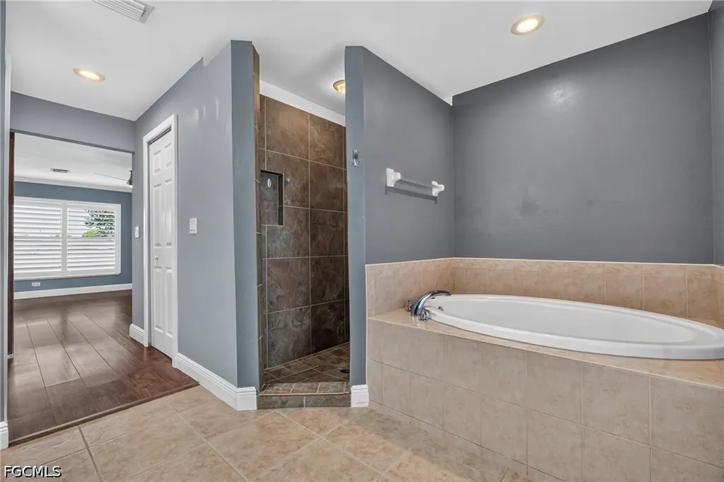 300 NW 22nd Place Cape Coral FL 33993
