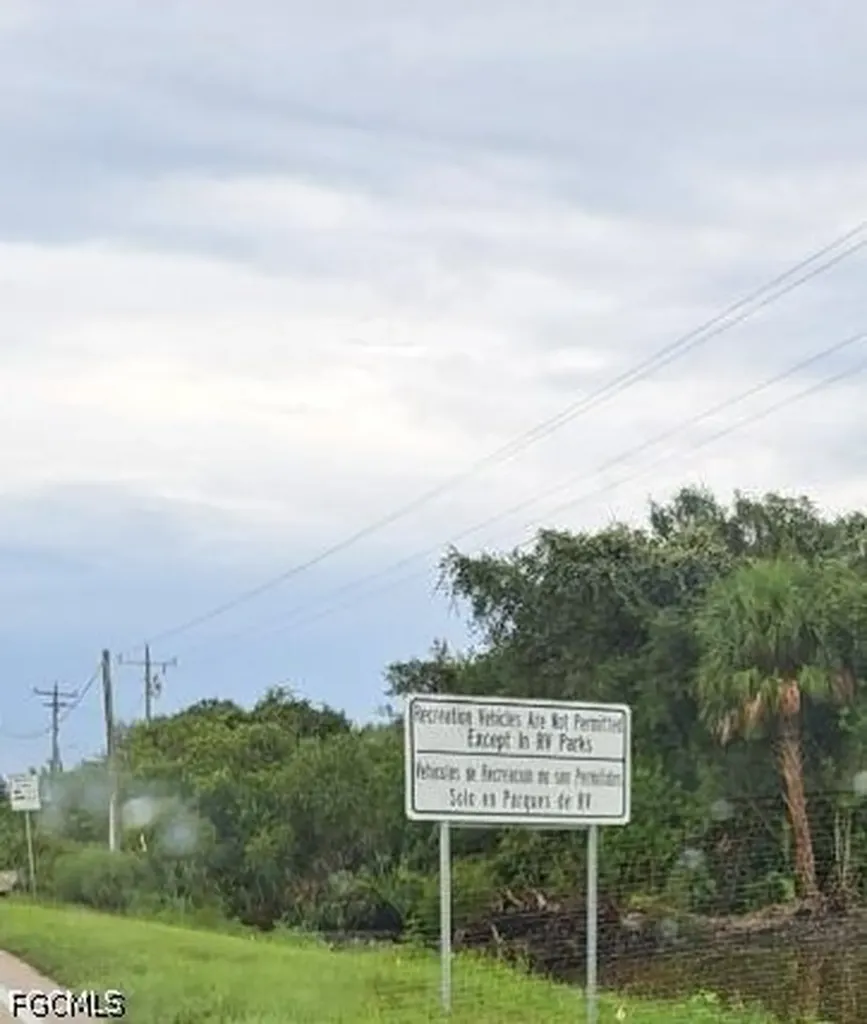 345 N Nogal Street Clewiston FL 33440