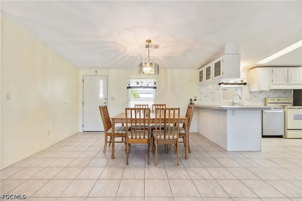370 Nicklaus Boulevard North Fort Myers FL 33903