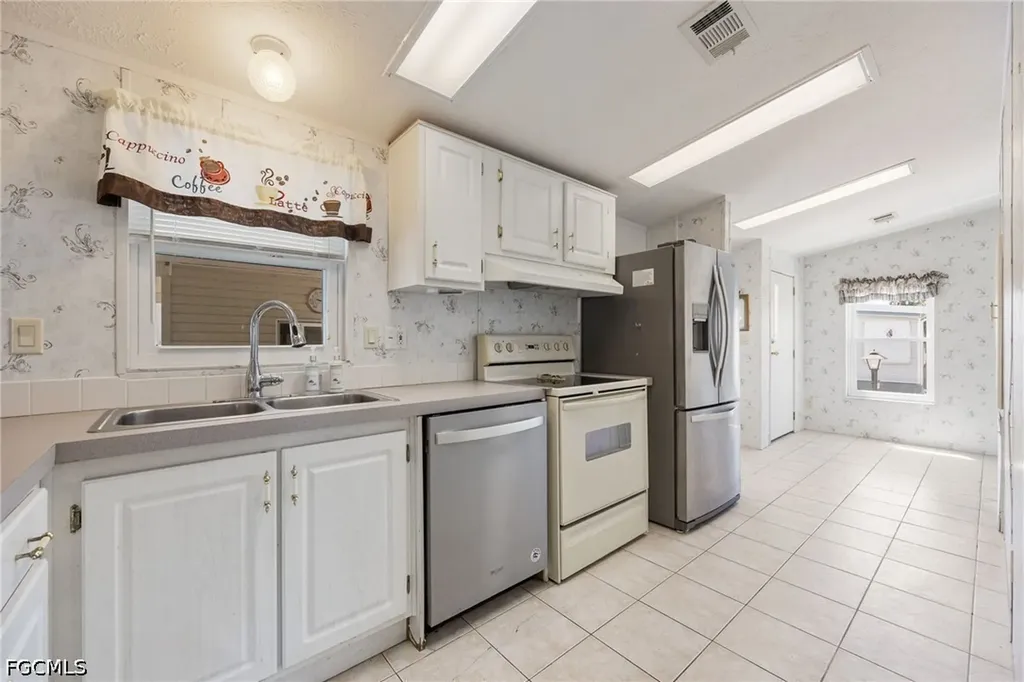 370 Nicklaus Boulevard North Fort Myers FL 33903