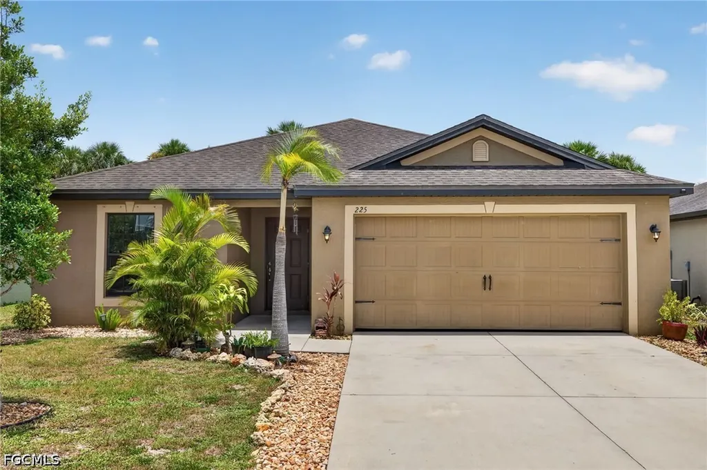 225 Shadow Lakes Drive Lehigh Acres FL 33974