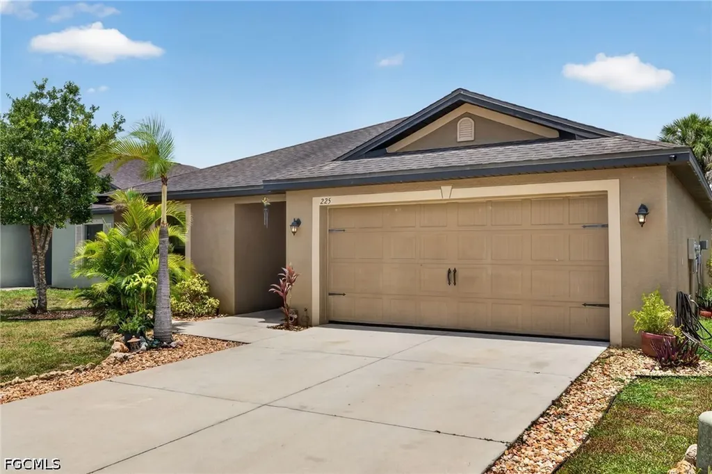 225 Shadow Lakes Drive Lehigh Acres FL 33974