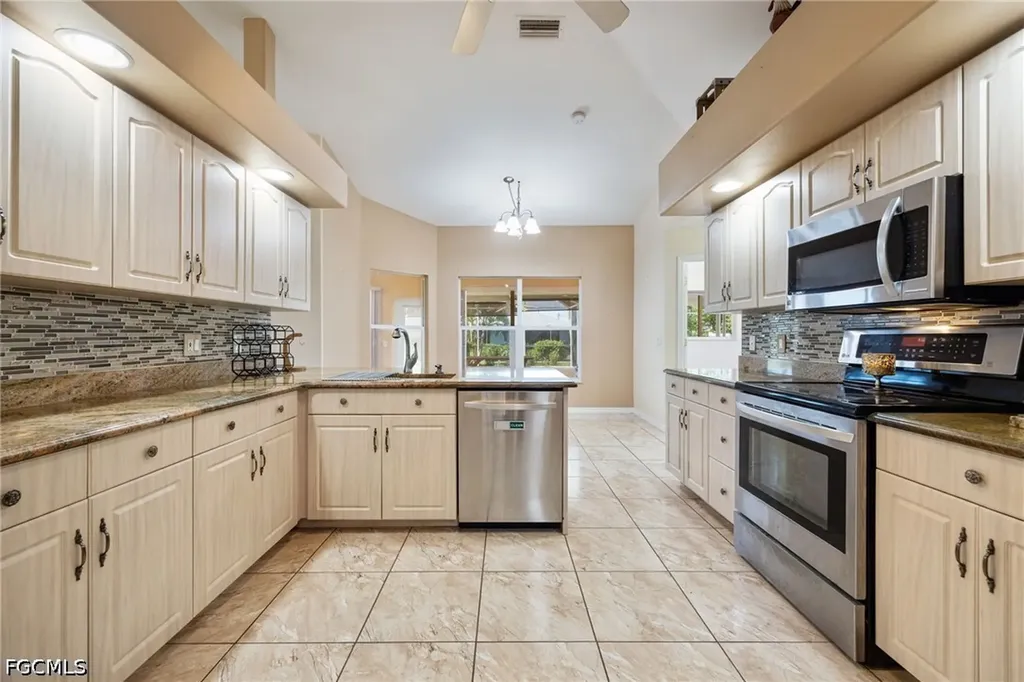 1132 SE 32nd Terrace Cape Coral FL 33904