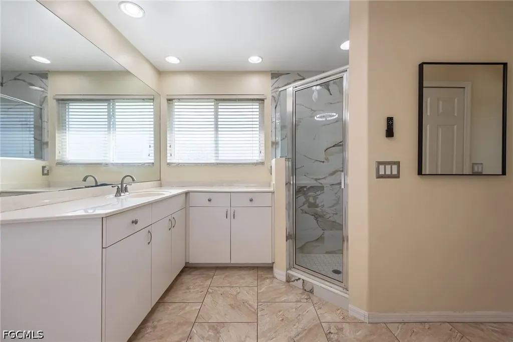 1132 SE 32nd Terrace Cape Coral FL 33904