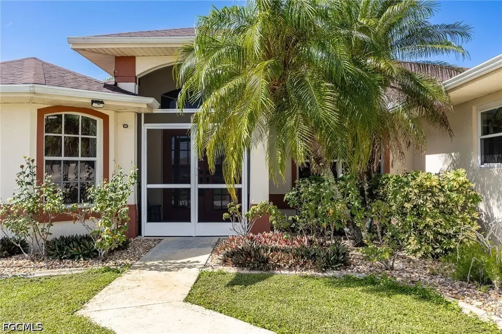 1132 SE 32nd Terrace Cape Coral FL 33904