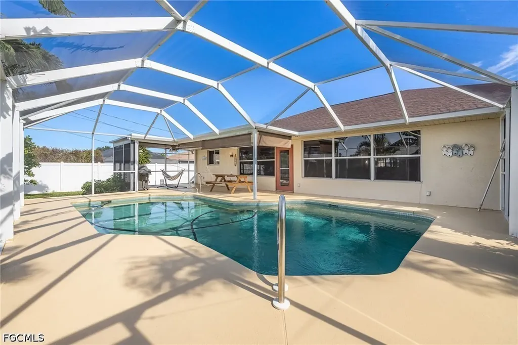 1132 SE 32nd Terrace Cape Coral FL 33904