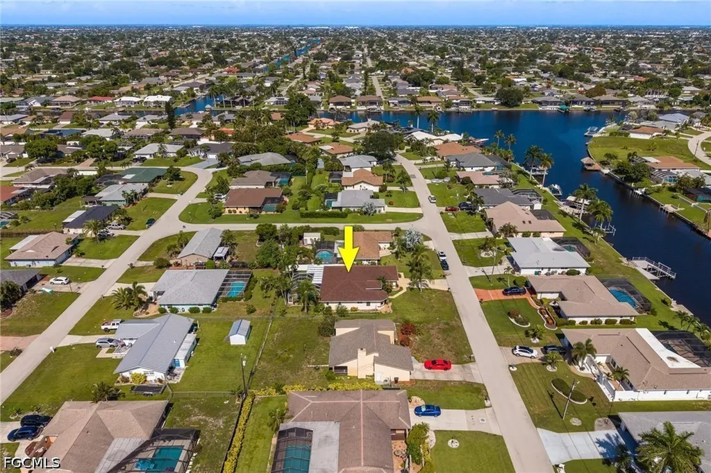 1132 SE 32nd Terrace Cape Coral FL 33904