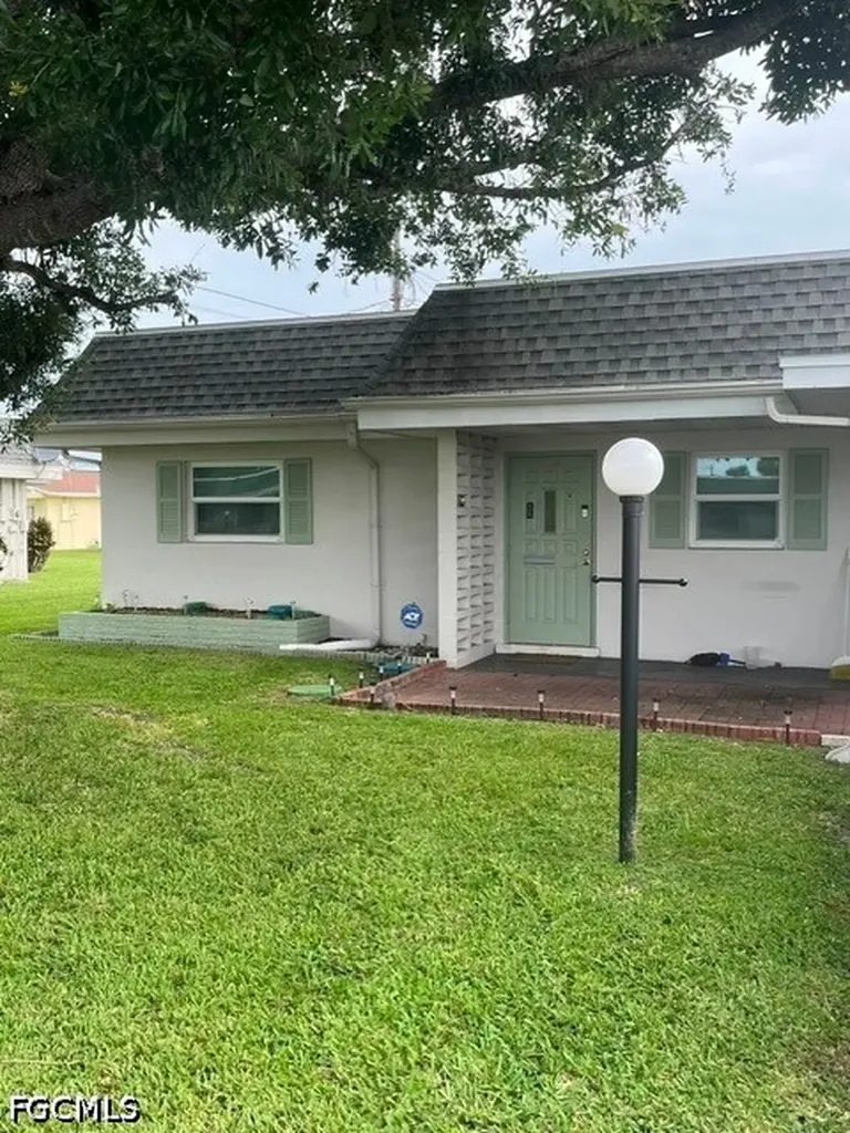 2331 Magnolia Court Lehigh Acres FL 33936