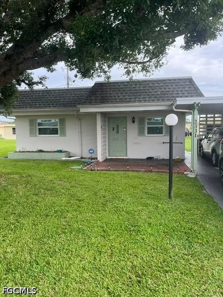 2331 Magnolia Court Lehigh Acres FL 33936