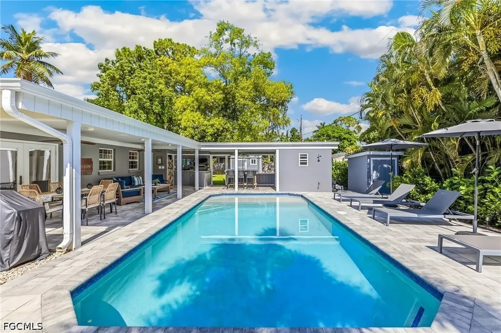 1669 Grove Avenue Fort Myers FL 33901