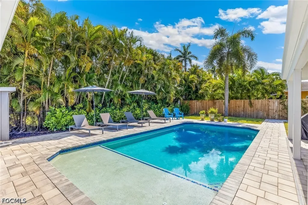 1669 Grove Avenue Fort Myers FL 33901