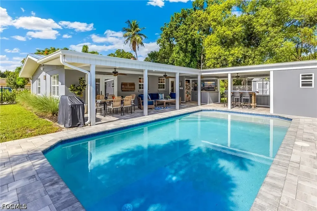 1669 Grove Avenue Fort Myers FL 33901