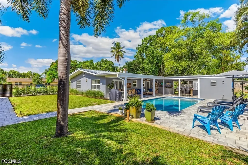 1669 Grove Avenue Fort Myers FL 33901