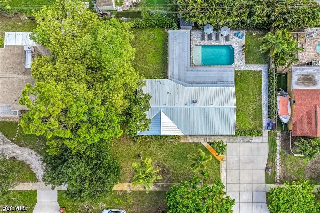 1669 Grove Avenue Fort Myers FL 33901