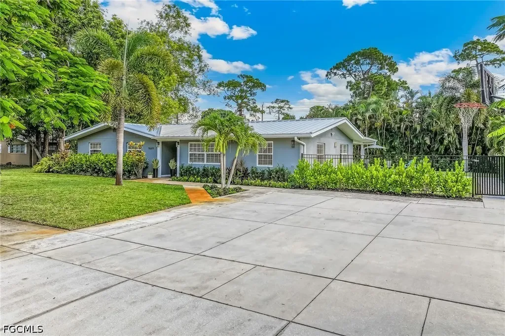 1669 Grove Avenue Fort Myers FL 33901