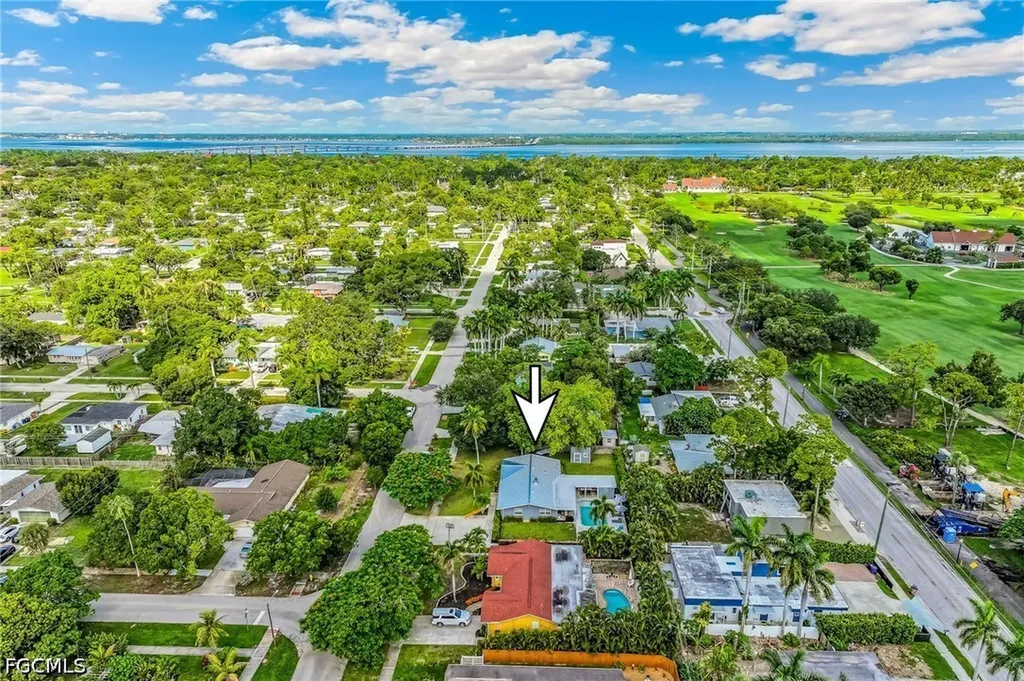 1669 Grove Avenue Fort Myers FL 33901