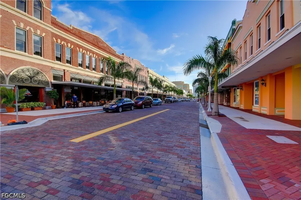 1669 Grove Avenue Fort Myers FL 33901