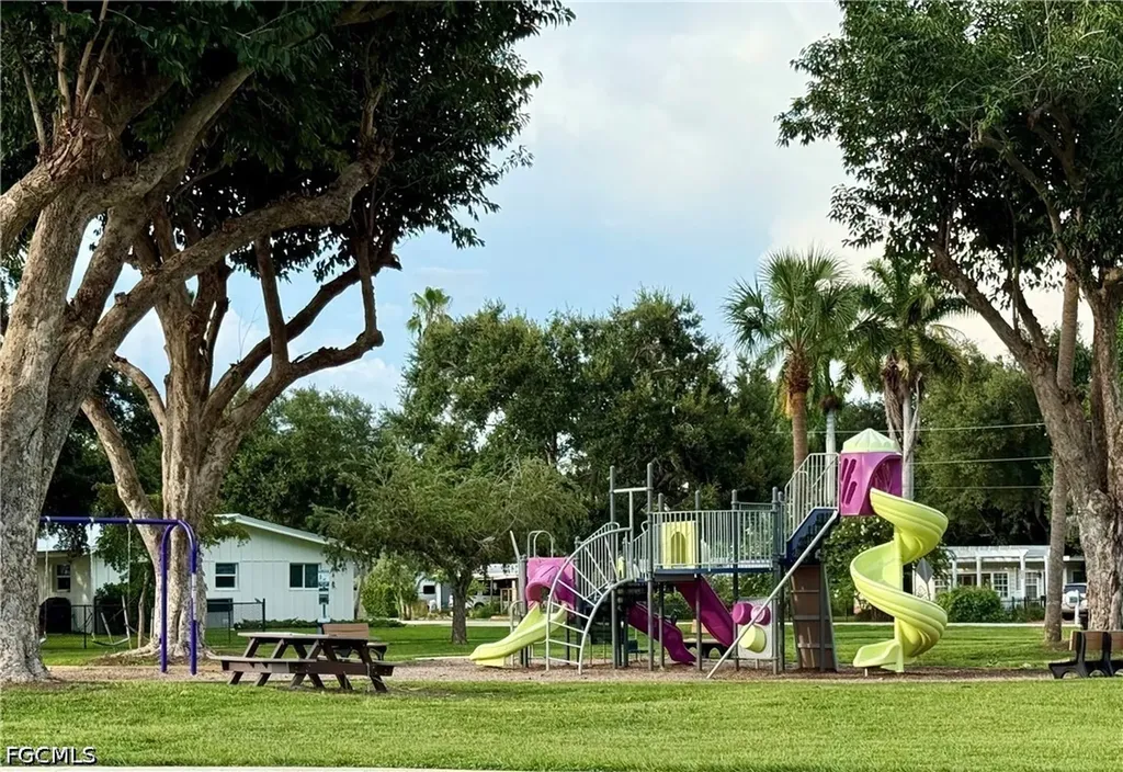 1669 Grove Avenue Fort Myers FL 33901