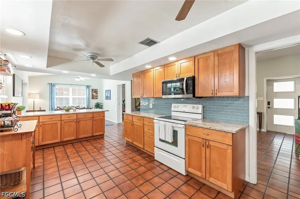 1669 Grove Avenue Fort Myers FL 33901