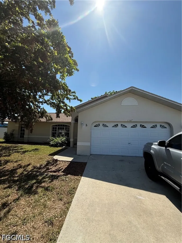 3307 SW 1st Avenue Cape Coral FL 33914
