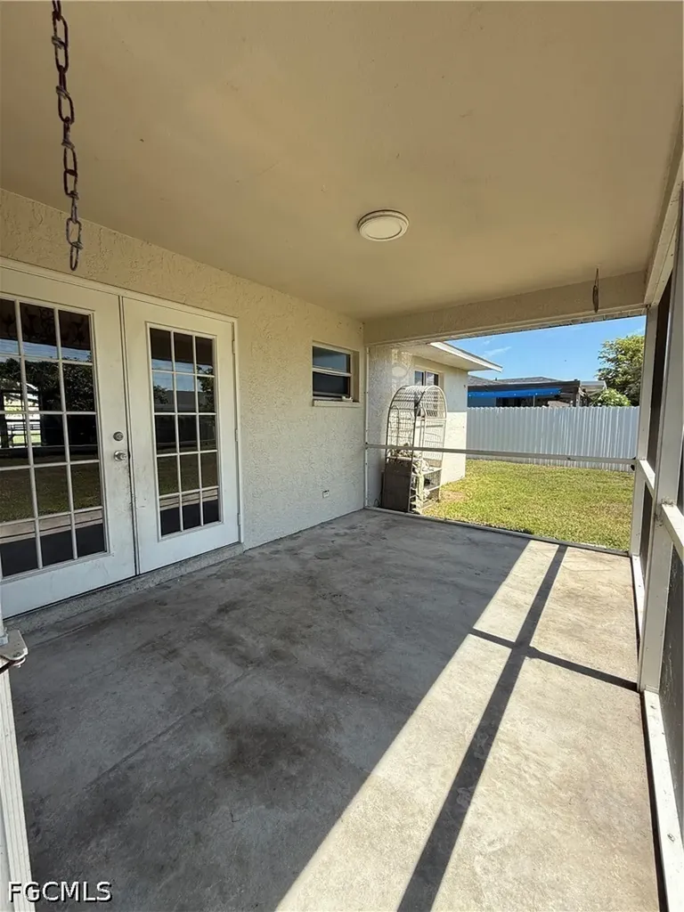 3307 SW 1st Avenue Cape Coral FL 33914