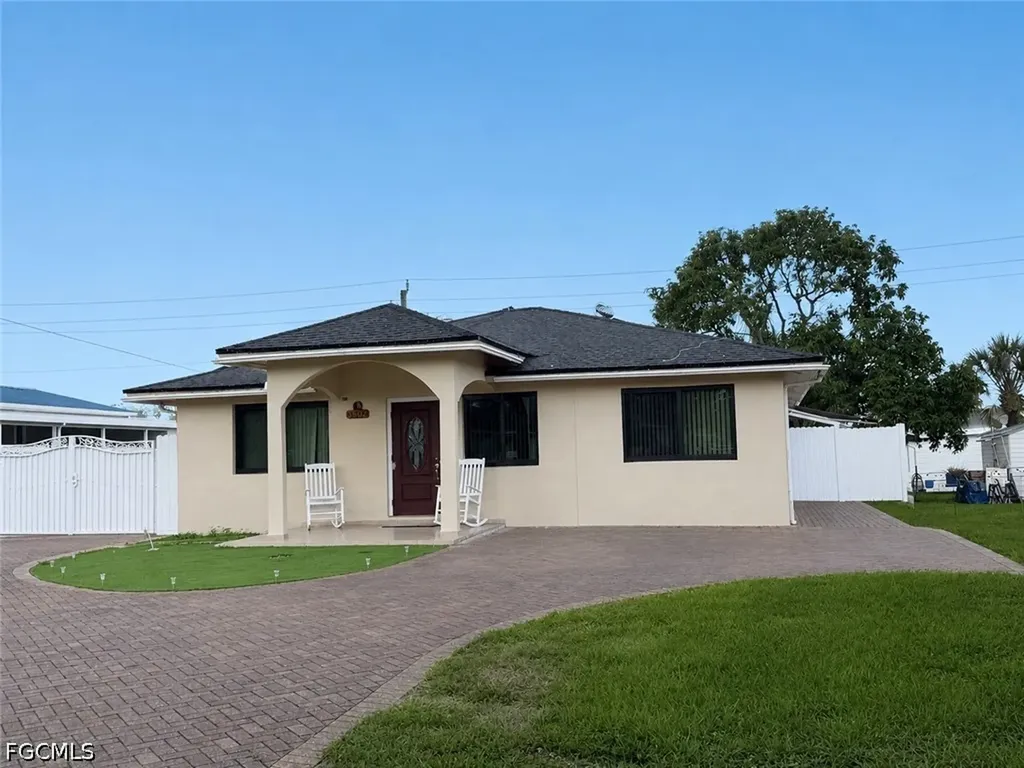 3502 Seminole Avenue Naples FL 34112