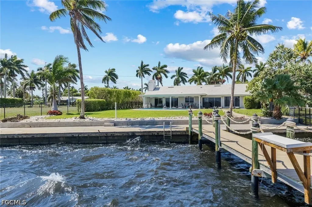252 Bayshore Drive Cape Coral FL 33904